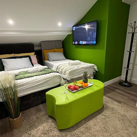Elland Southgate Luxury Apartments מראה חיצוני תמונה