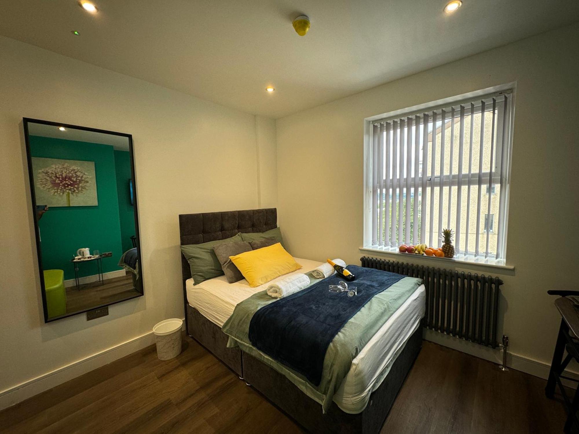 Elland Southgate Luxury Apartments מראה חיצוני תמונה