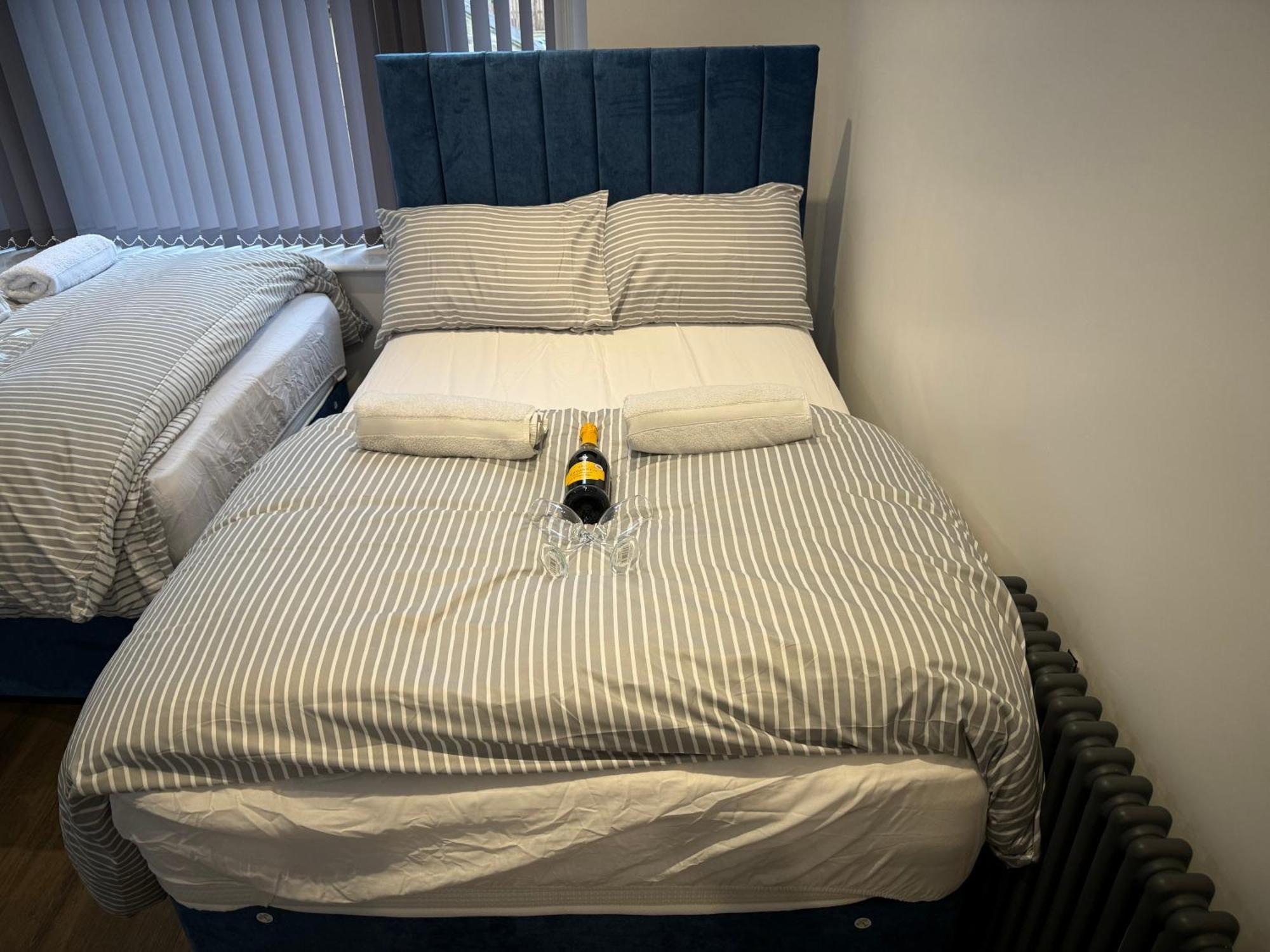 Elland Southgate Luxury Apartments מראה חיצוני תמונה