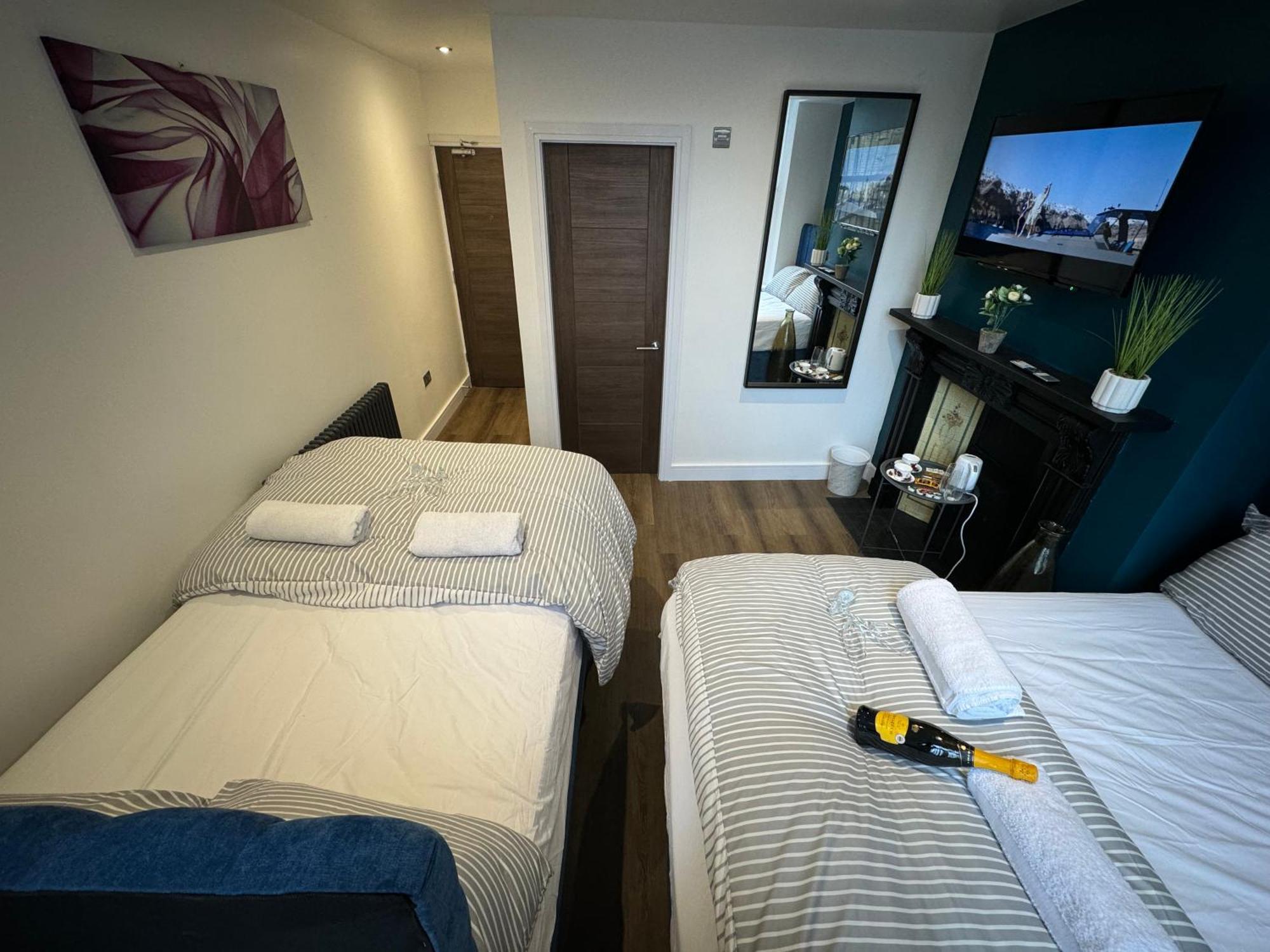 Elland Southgate Luxury Apartments מראה חיצוני תמונה