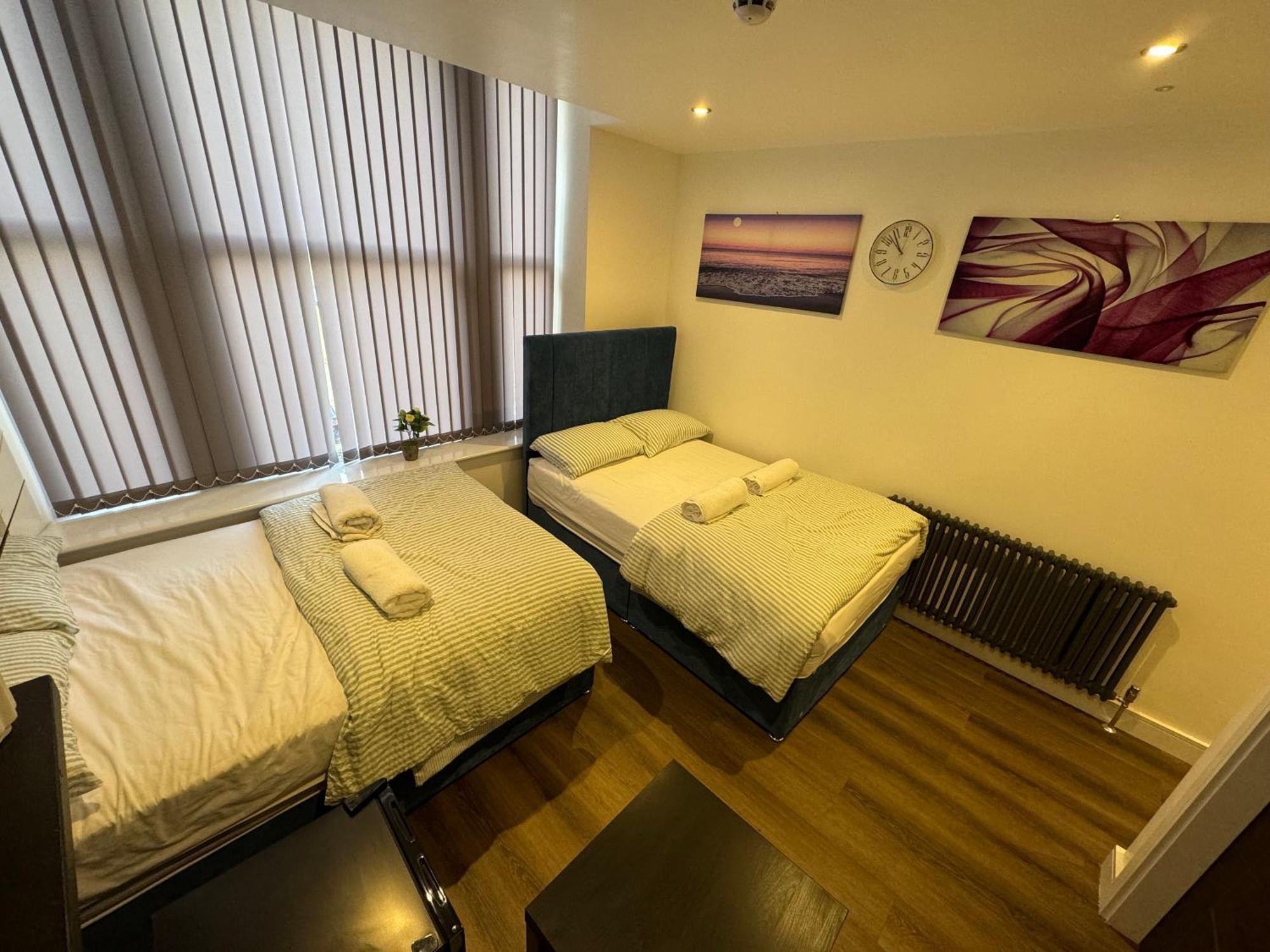Elland Southgate Luxury Apartments מראה חיצוני תמונה